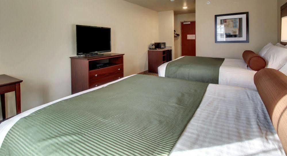 Cobblestone & - St Marys Hotel St. Marys
