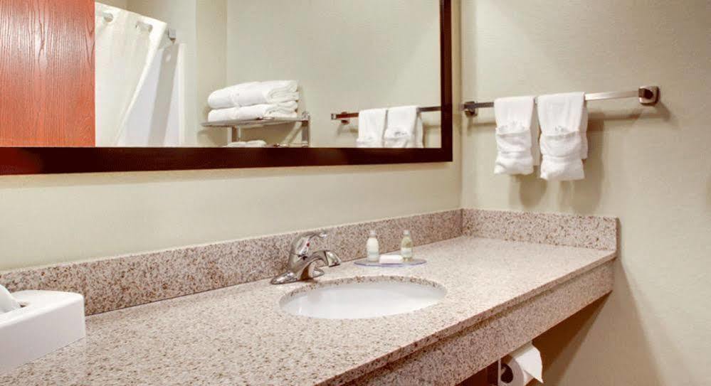 Hotel Cobblestone & - St Marys St. Marys